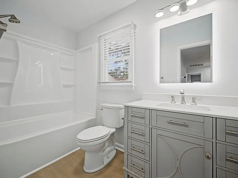 809 Bishop Ct — Photo 19
