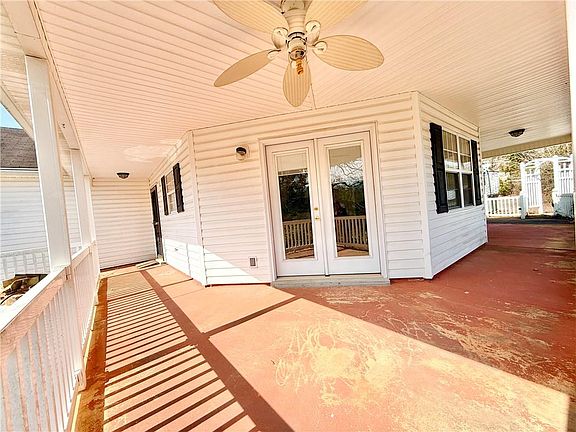 4th image of 185 Mountain Rdg