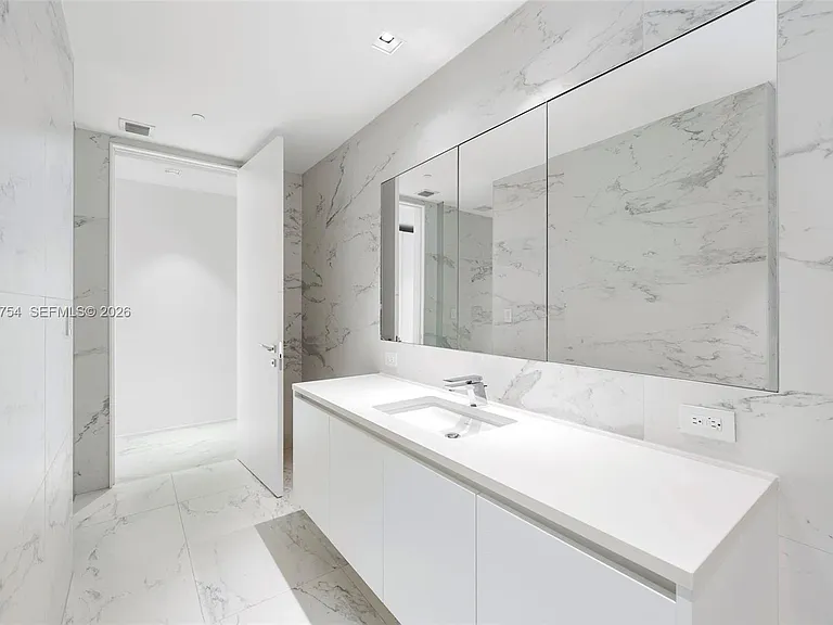 1000 Biscayne Blvd #1201 — Photo 30