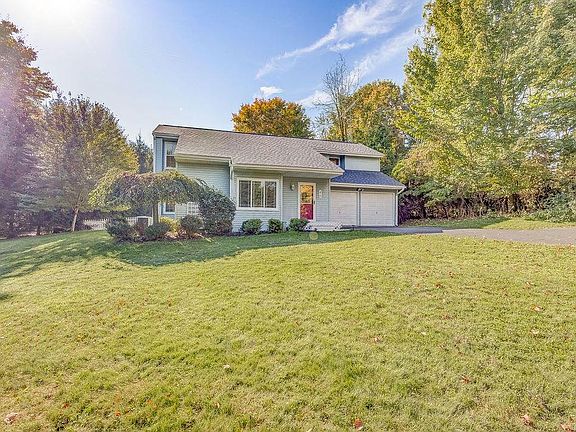2nd image of 46 Hawkeye Ct