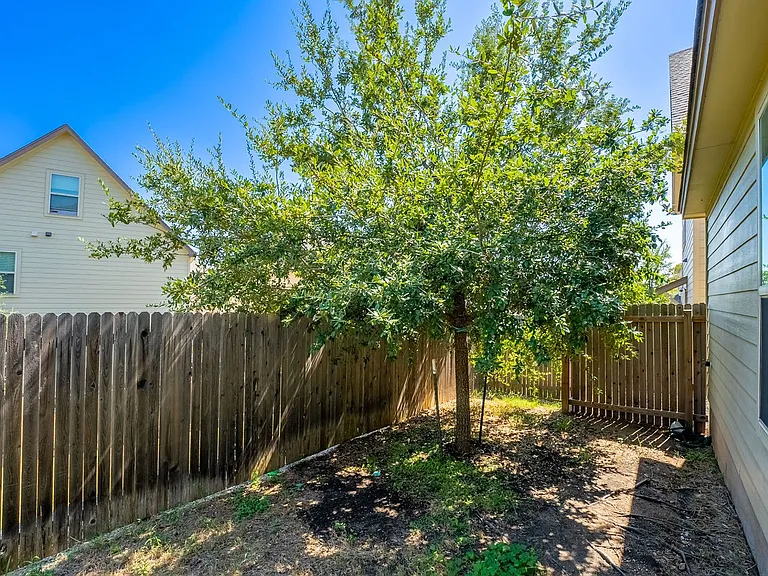 13501 Metric Blvd #46 — Photo 30