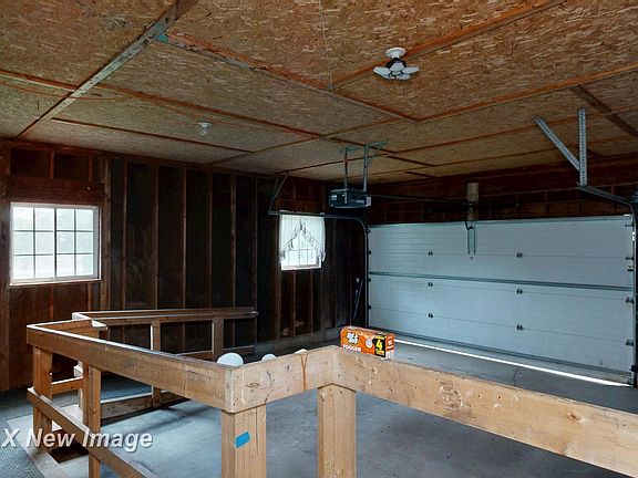 4th image of 8013 S Merrill Rd
