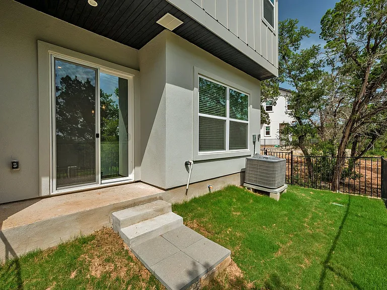 12001 Vista Parke Dr #701 — Photo 23