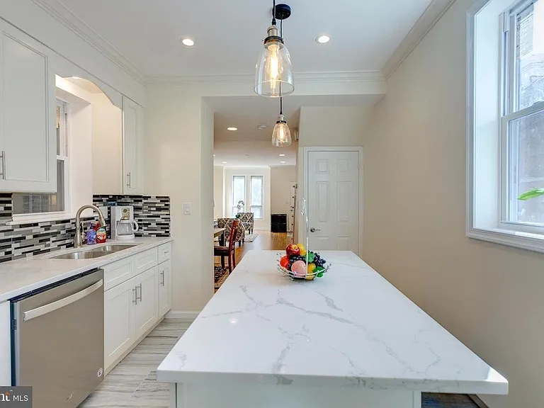 1102 Trinidad Ave NE — Photo 4