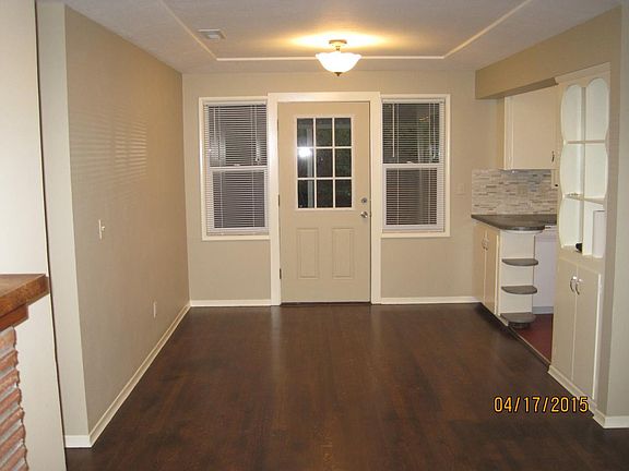Dining Rm/door to back patio