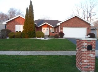 18139 Crystal Ln, Lansing, IL