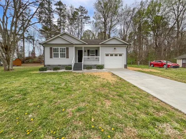 1638 Pineburr Ln, Rock Hill, SC 29730