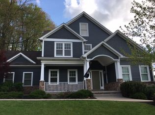1841 Madison Dr, Coraopolis, PA 15108