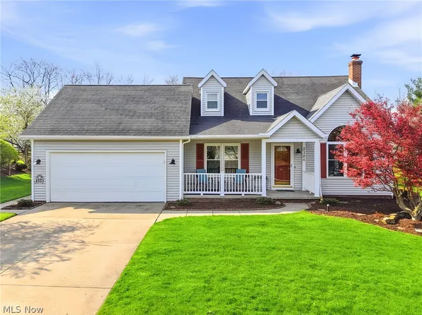 2104 Van Oaks Dr, Twinsburg, OH 44087