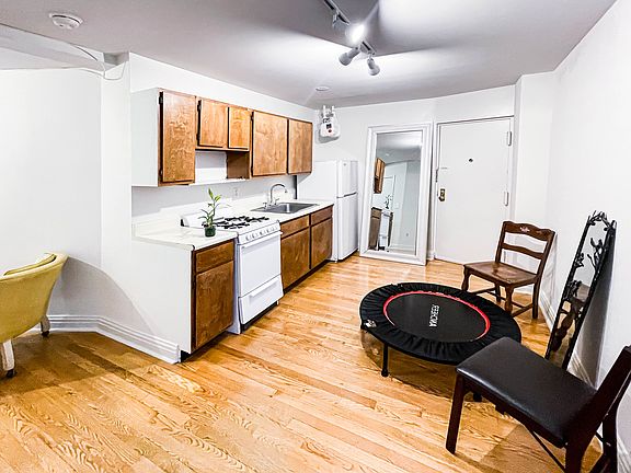 2nd image of 206 E 67th St APT 26