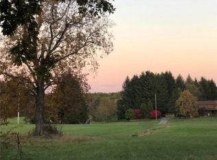 Lakewood Rd, Ravenna, OH 44266