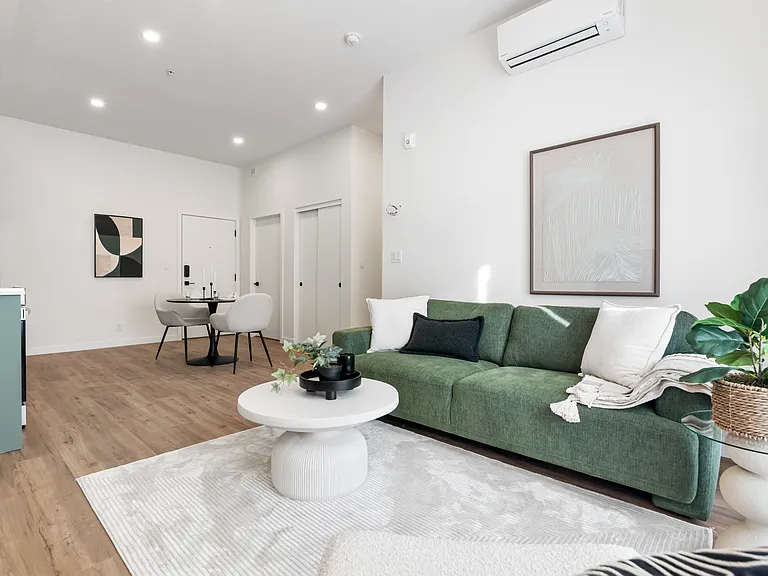 10 Kenton Way — Photo 18