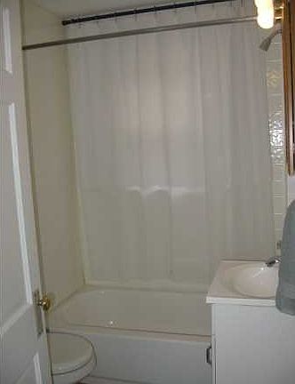 5th image of 1621 Reservoir Ave