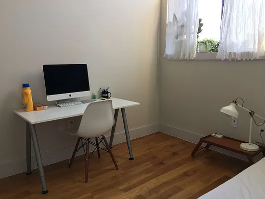 Rented by Manhattan Management LLC | media 73