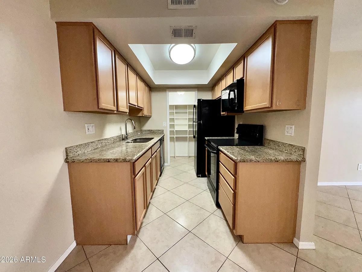 Building Photo - 16635 N Cave Creek Rd #113