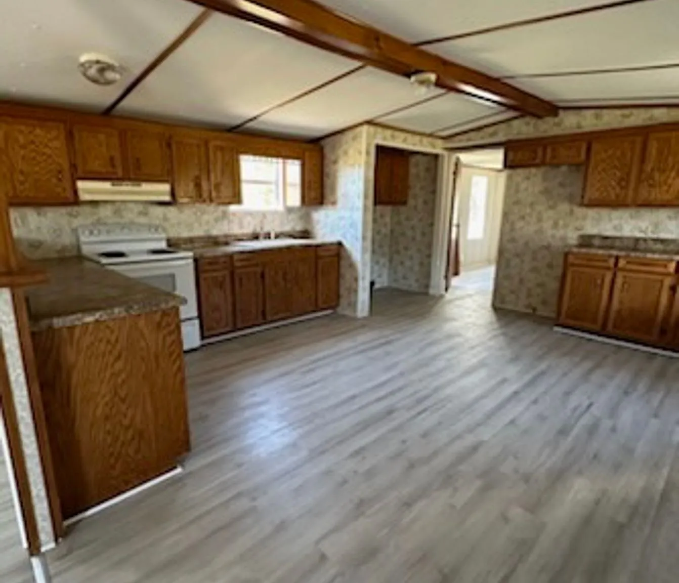 3 bed, 2.0 bath, $1,150 — Photo 2