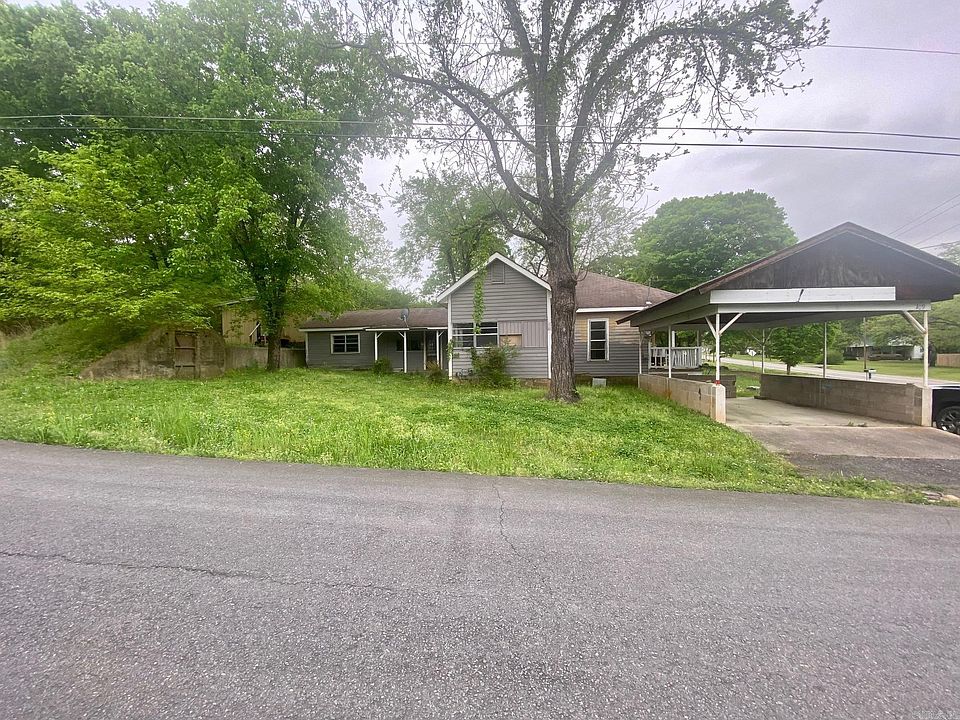 2nd image of 114 Pine St