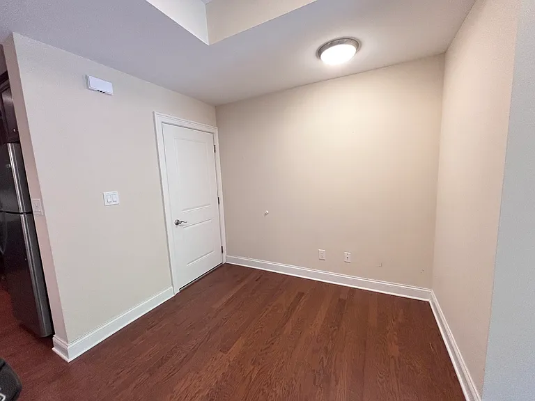 616 Lois Ln #616 — Photo 3