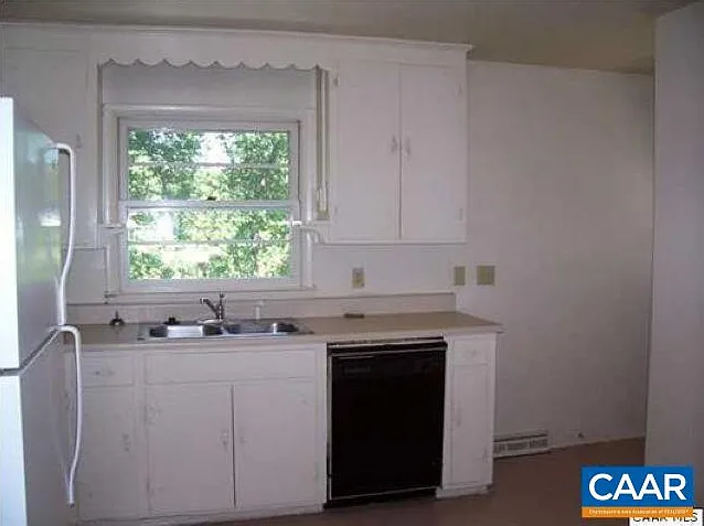 2222 Center Ave #A — Photo 6