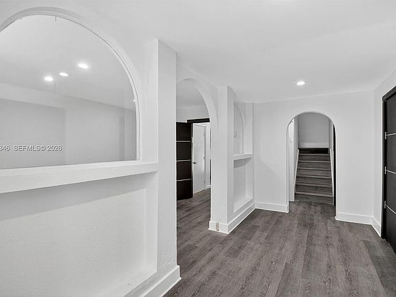 5th image of 220 SW 16th St