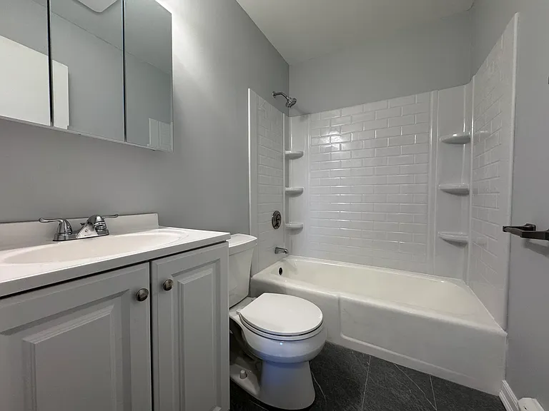 128 North St #10 — Photo 9