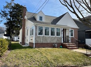 35 Oakdale Ave, Millburn, NJ 07041