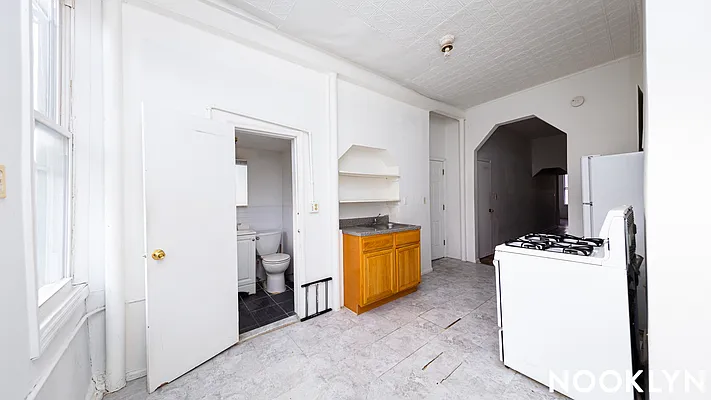 Rented by Nooklyn NYC LLC | media 23