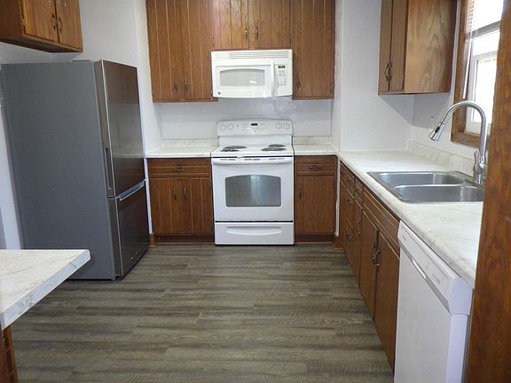 3rd image of 50 Pearl St