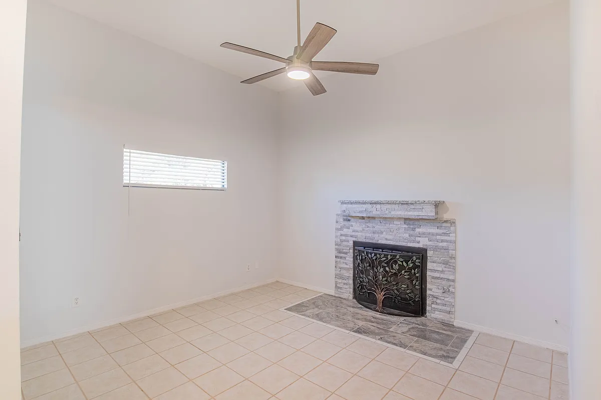 Living room - 4831 Jade Pl