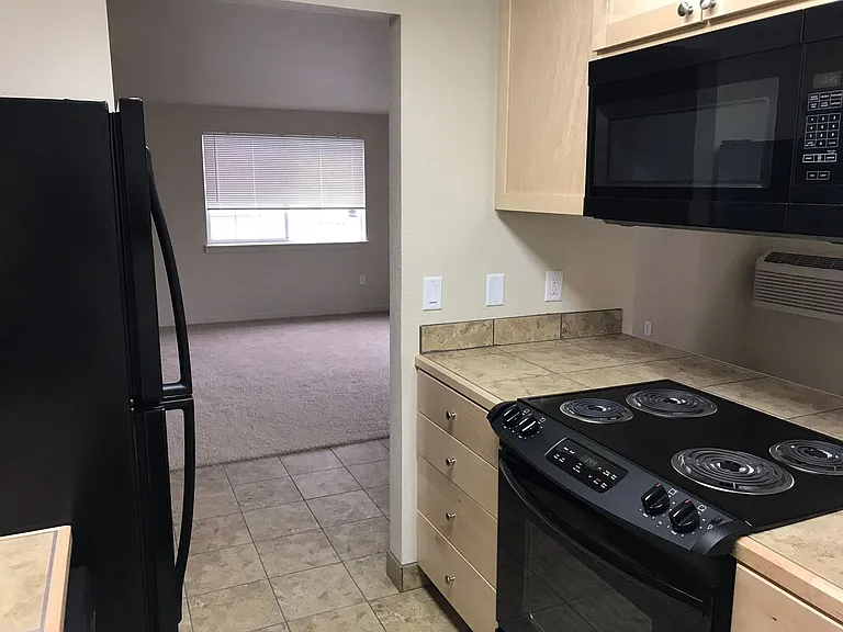Regency Court — Photo 8