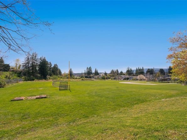 75 5th St, Nanaimo, BC V9R 1M9