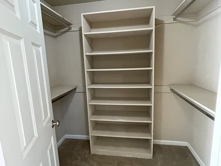 1010 Westway Dr — Photo 12