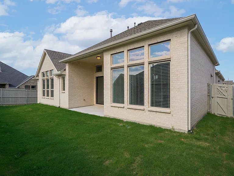 708 Blueberry Way — Photo 30