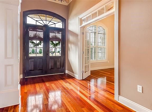 3rd image of 352 Chateau Sonesta