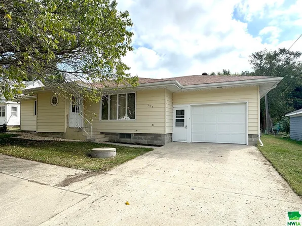 357 3rd Ave, Ashton, IA 51232