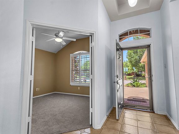 2nd image of 1114 Longhorn Ln