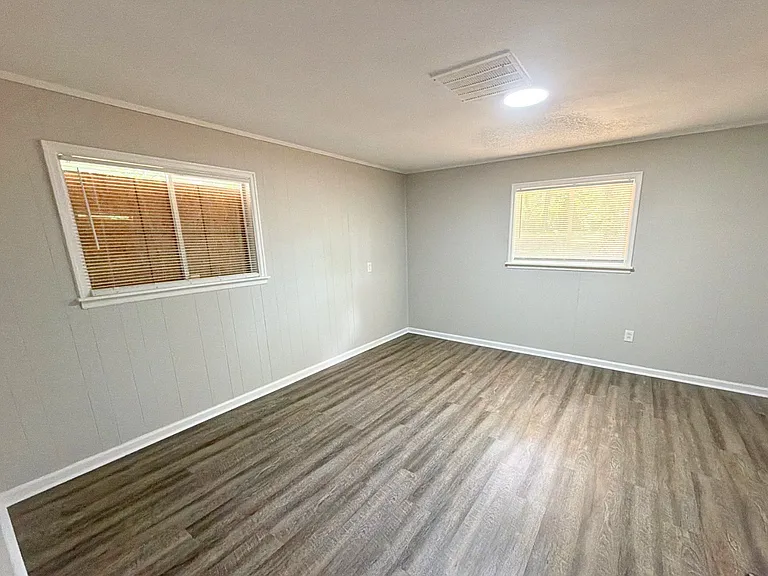 3587 Hallbrook St — Photo 16