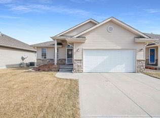 9959 S 170th Cir, Omaha, NE 68136