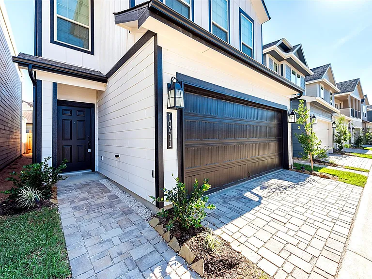 10411 Harmon Smith Dr — Photo 3