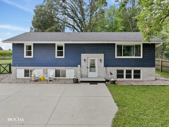2714 N 3853rd Rd, Sheridan, IL 60551
