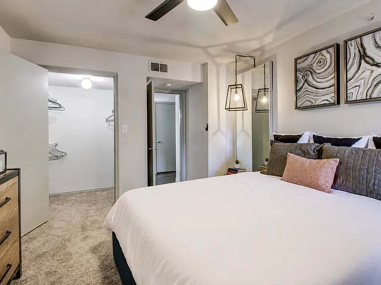 Noah Apartments — Photo 15