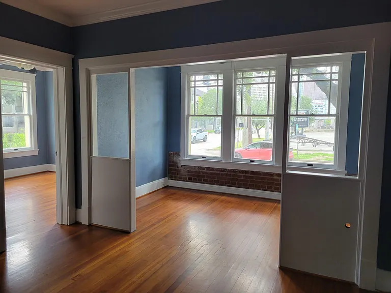 802 McGowen St #12 — Photo 4