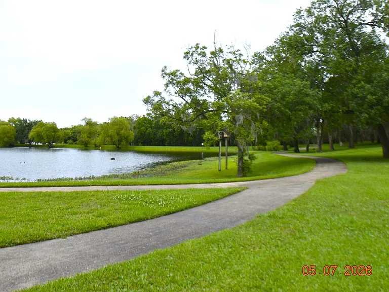 421 Creekside Dr — Photo 34
