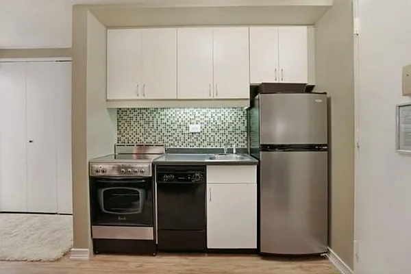 Rented by Feast Realty Group | media 20