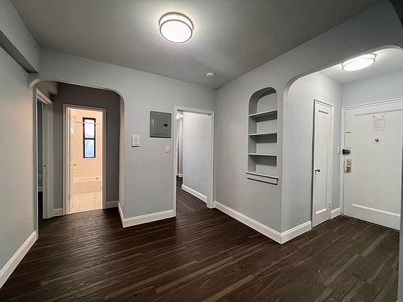 3rd image of 729 W 186th St APT 6M