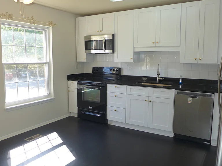 23 Valley Crossing Cir — Photo 4