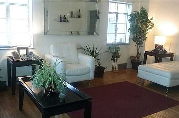 3rd image of 2907 Northwood Ave