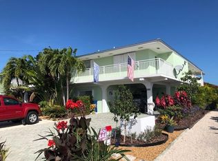 300 9th St, Key Colony Beach, FL 33051