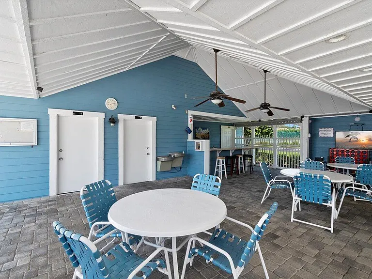 1121 Ocean Dunes Cir — Photo 32