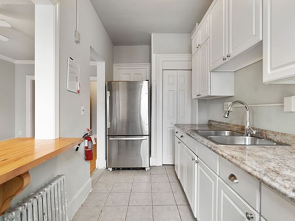2nd image of 277 Crown St